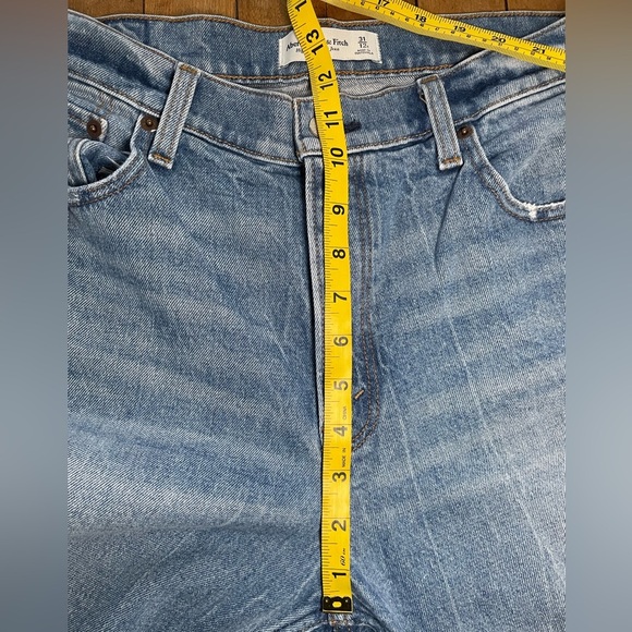 Abercrombie High Rise Mom Jean - Picture 9 of 15
